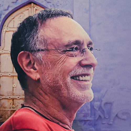 Hare Krishna or Jai Hanuman—which mantra is best? Krishna Das explores chanting practice, longing, delusion, depression, and being a good person, before sharing a Hanuman Chalisa.